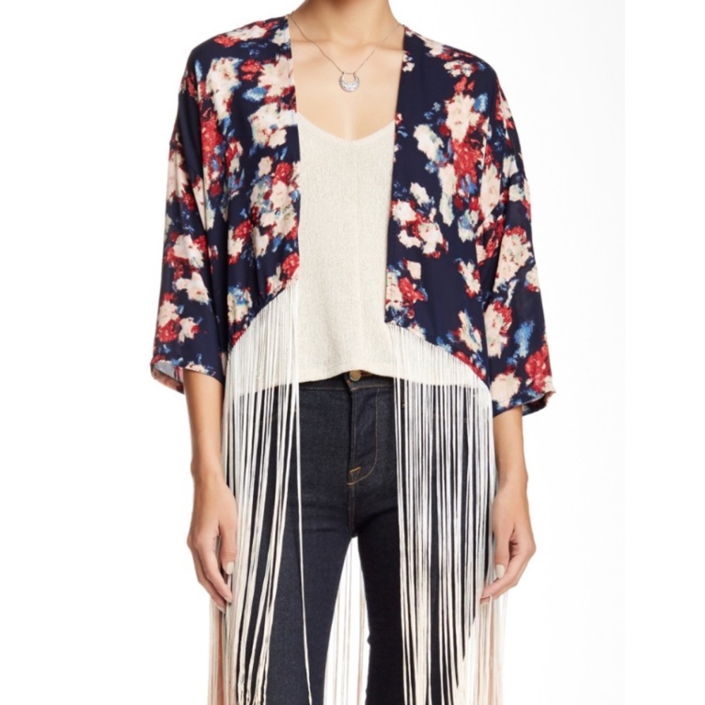 Romeo & Juliet Couture Floral Fringe kimono Size S